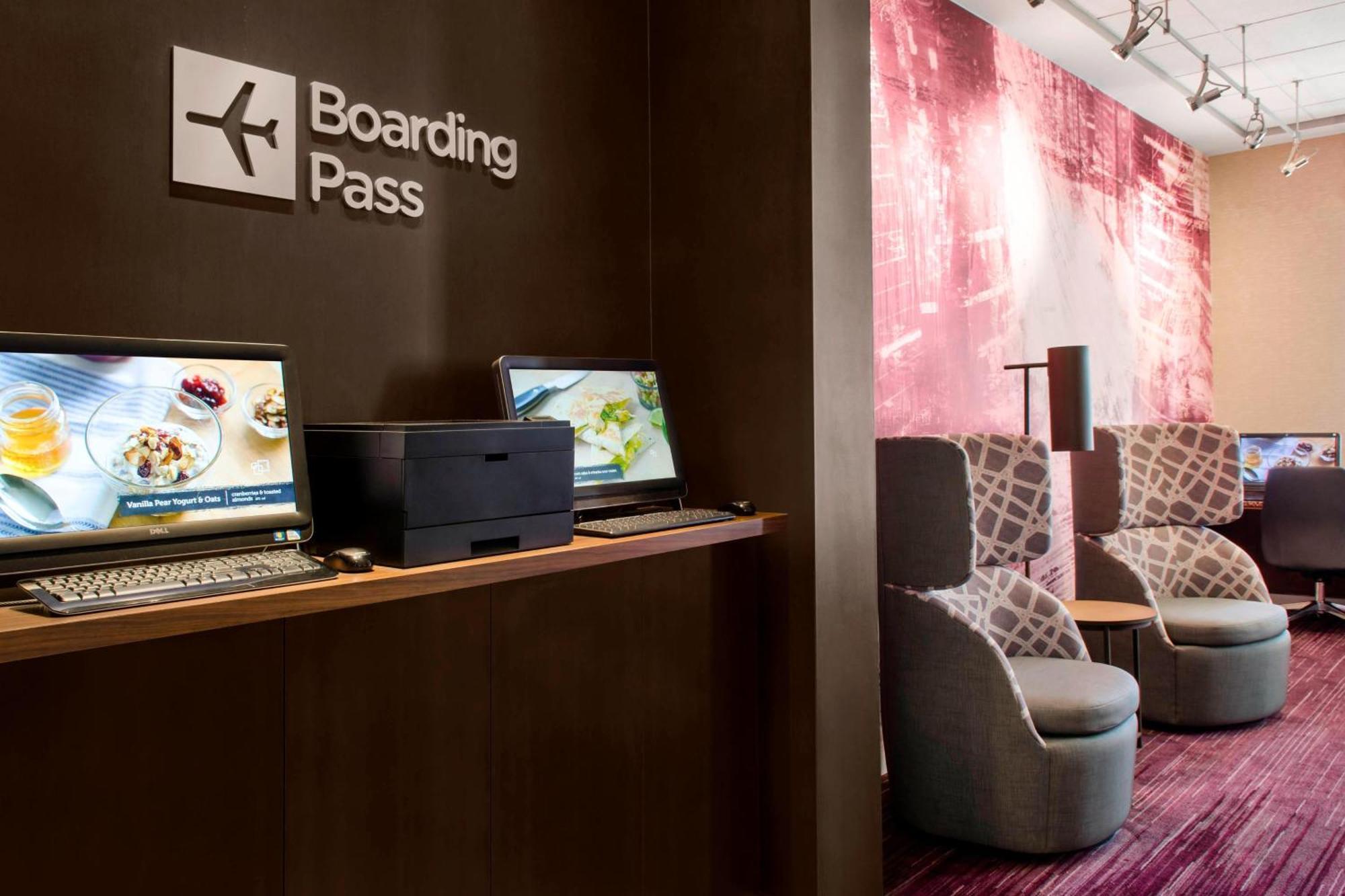 Courtyard By Marriott Newark Elizabeth Hotel Bagian luar foto