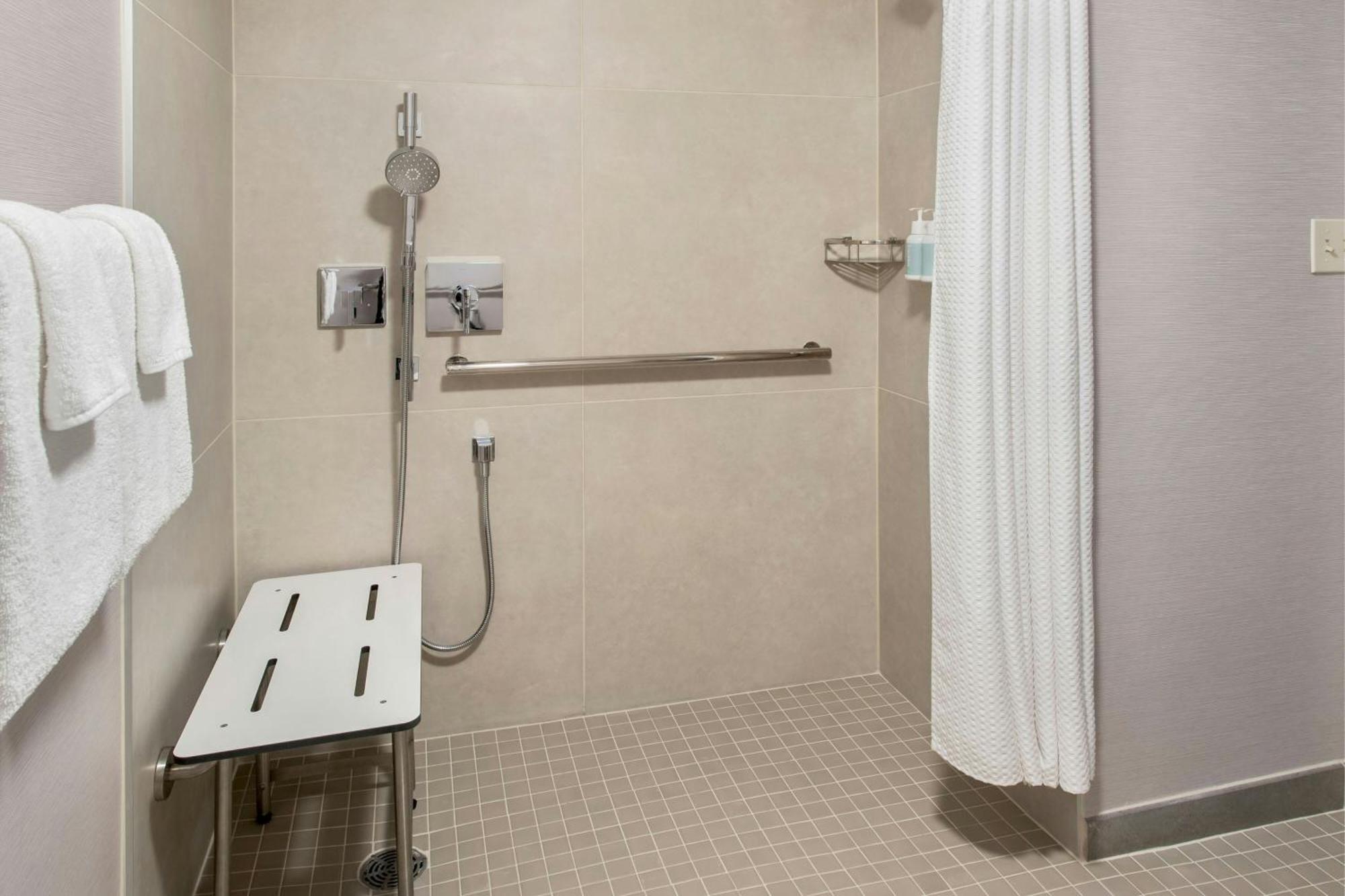 Courtyard By Marriott Newark Elizabeth Hotel Bagian luar foto