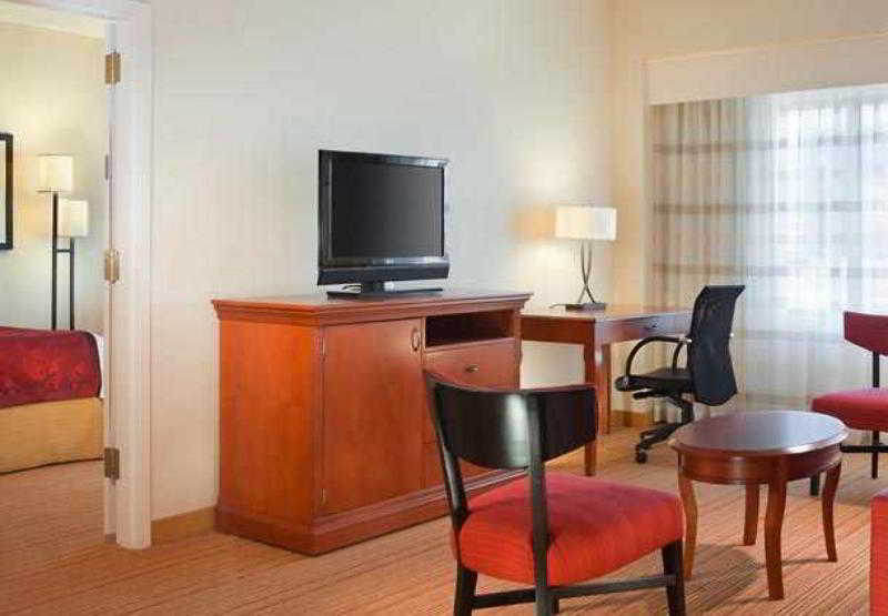 Courtyard By Marriott Newark Elizabeth Hotel Bagian luar foto