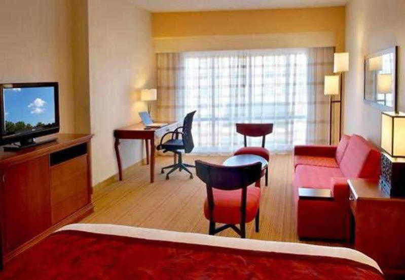 Courtyard By Marriott Newark Elizabeth Hotel Bagian luar foto