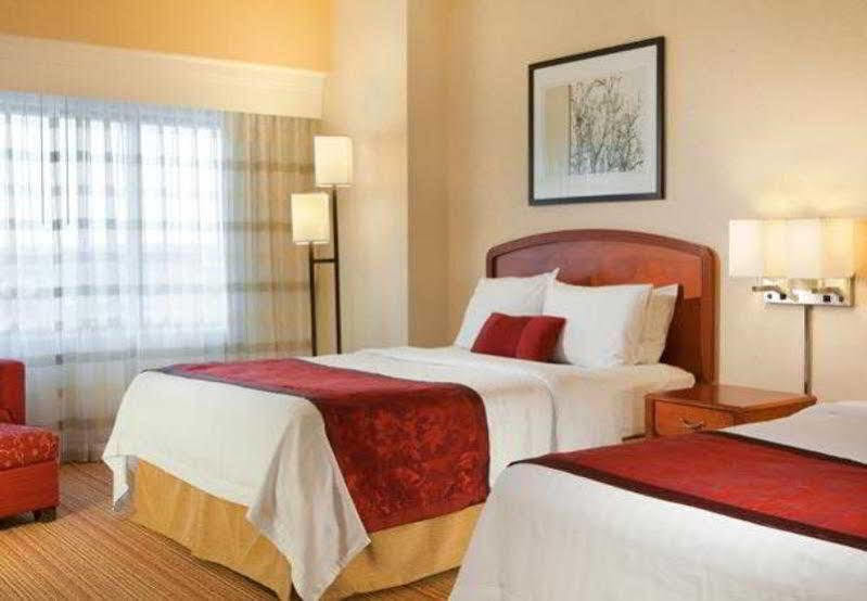 Courtyard By Marriott Newark Elizabeth Hotel Bagian luar foto